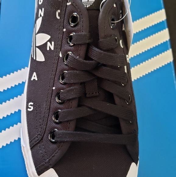 Adidas shoes - Picture 2 of 4